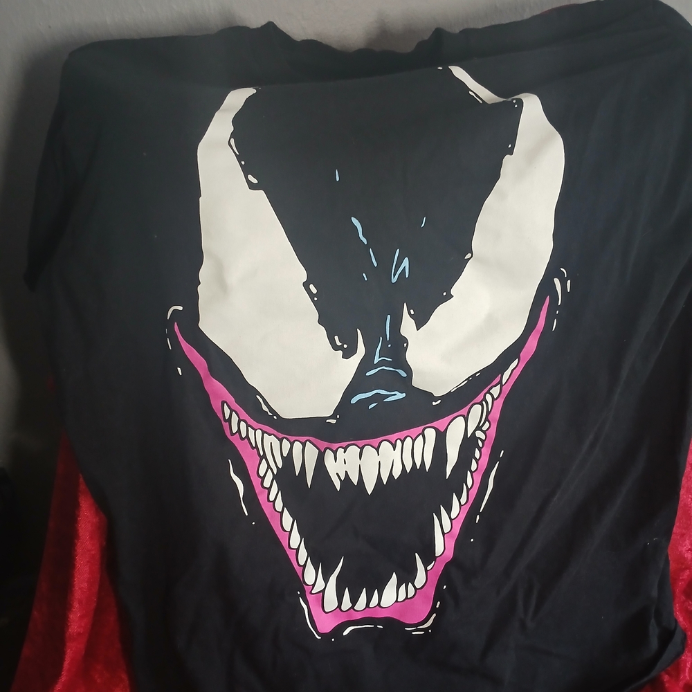 Marvel Black and Red Graphic Tee